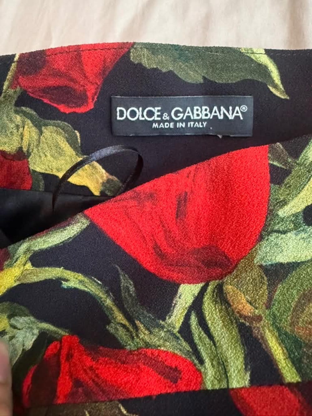Dolce & Gabbana Red Rose Print Flounce Hem Crepe Skirt – IT 42 (US 6)